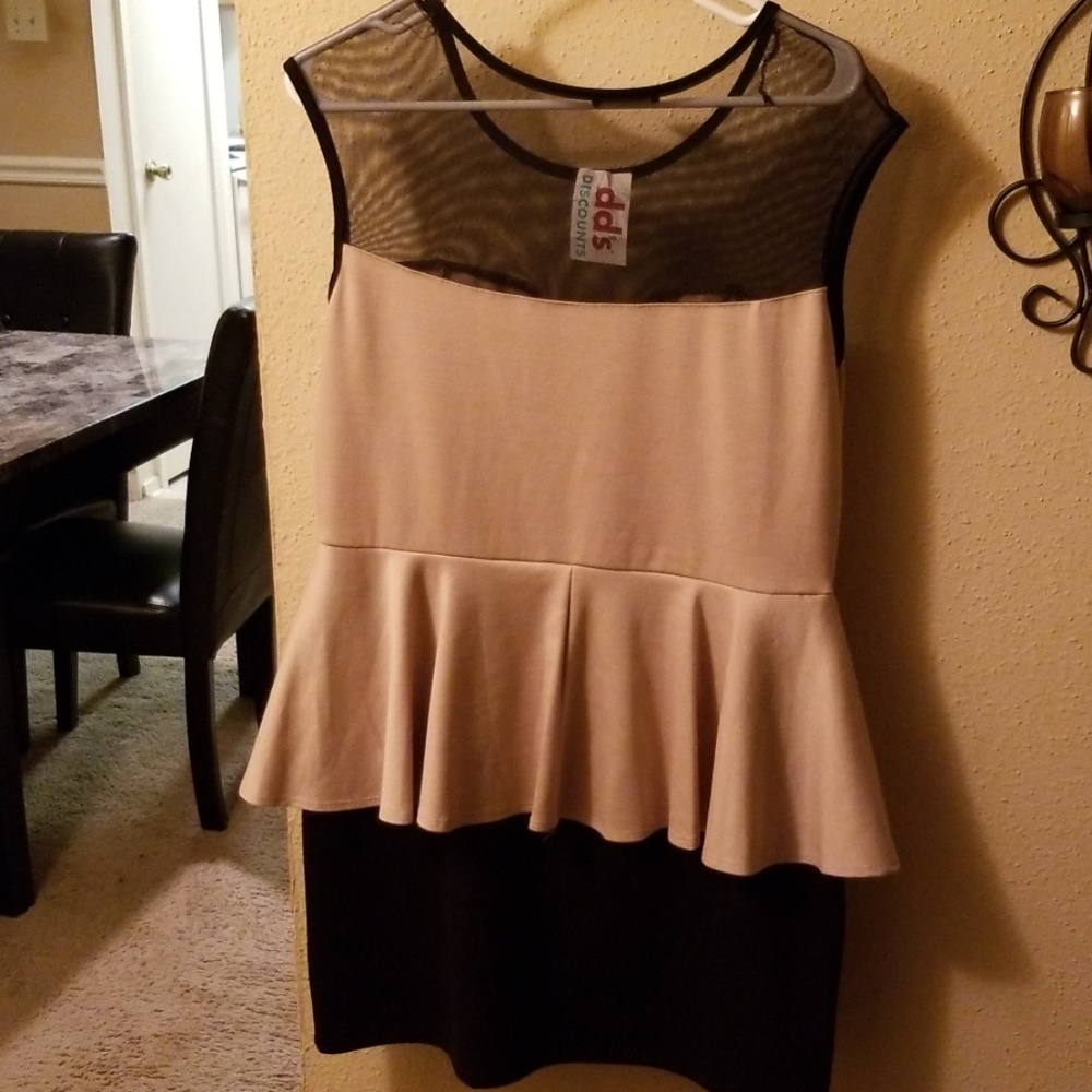 Dress - Picture 3 of 3